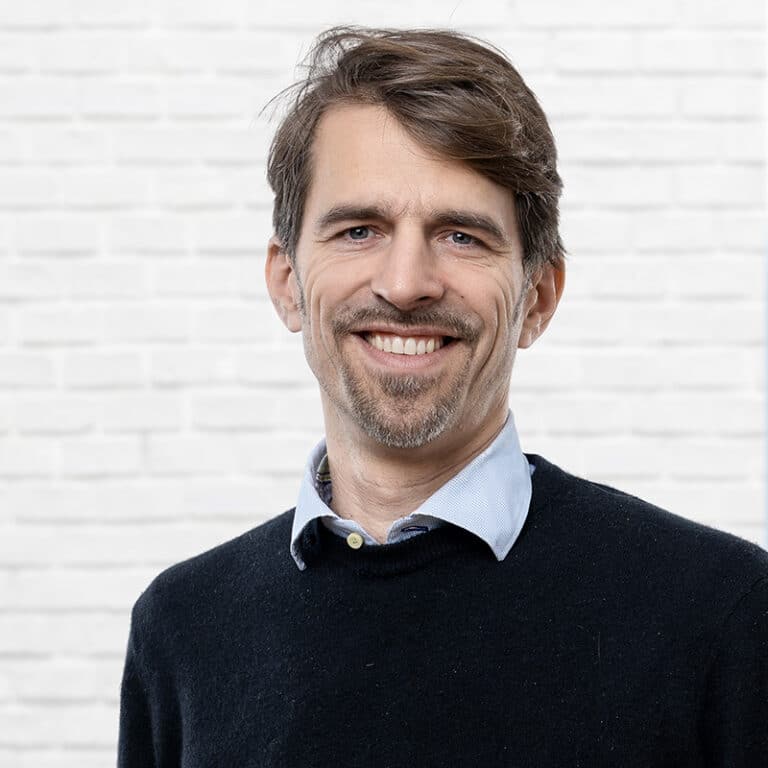 Portrait von Dr.-Ing. Florian Hönig, Software­entwick­lung und Entwick­lung AI in der KST Institut GmbH